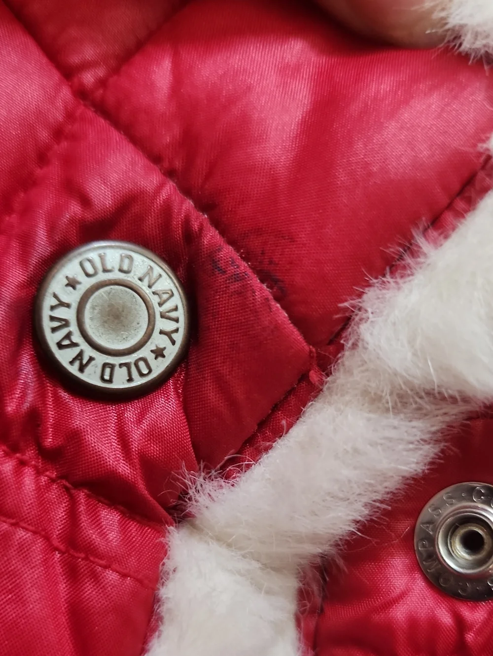 Vintage Y2K 2007 Old Navy Girls Quilted Red Holiday Puffer Fur Trim Vest Size 4T